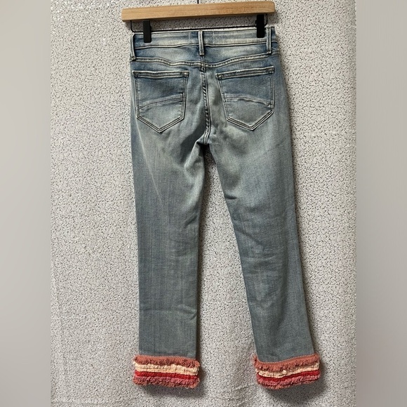 DRIFTWOOD Women’s Colette Embroidered Straight Cropped Blue Jeans | size 24 - Picture 4 of 9